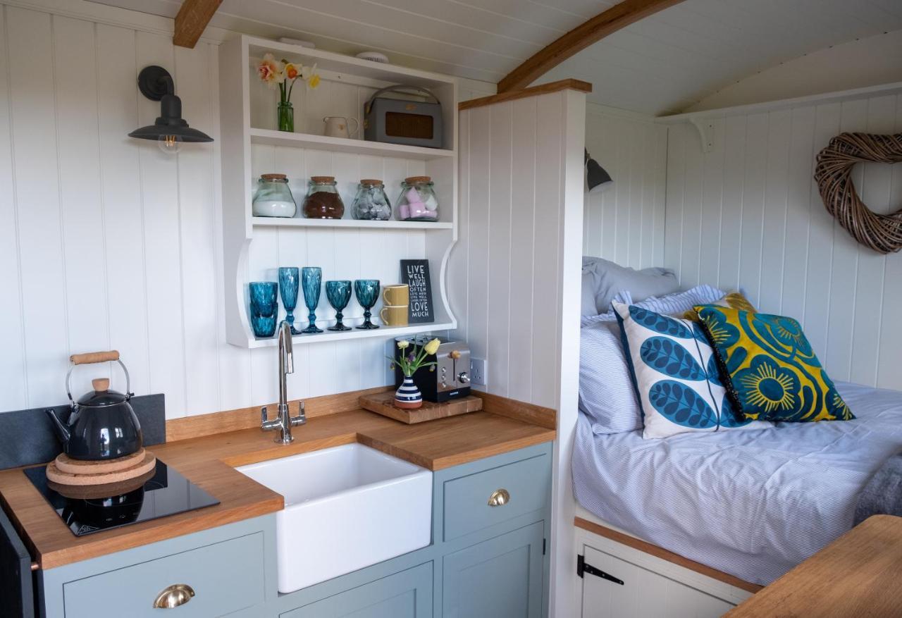 Luxury Shepherd'S Hut On Flower Farm With Outdoor Bath In Mid Cornwall Truro Eksteriør bilde