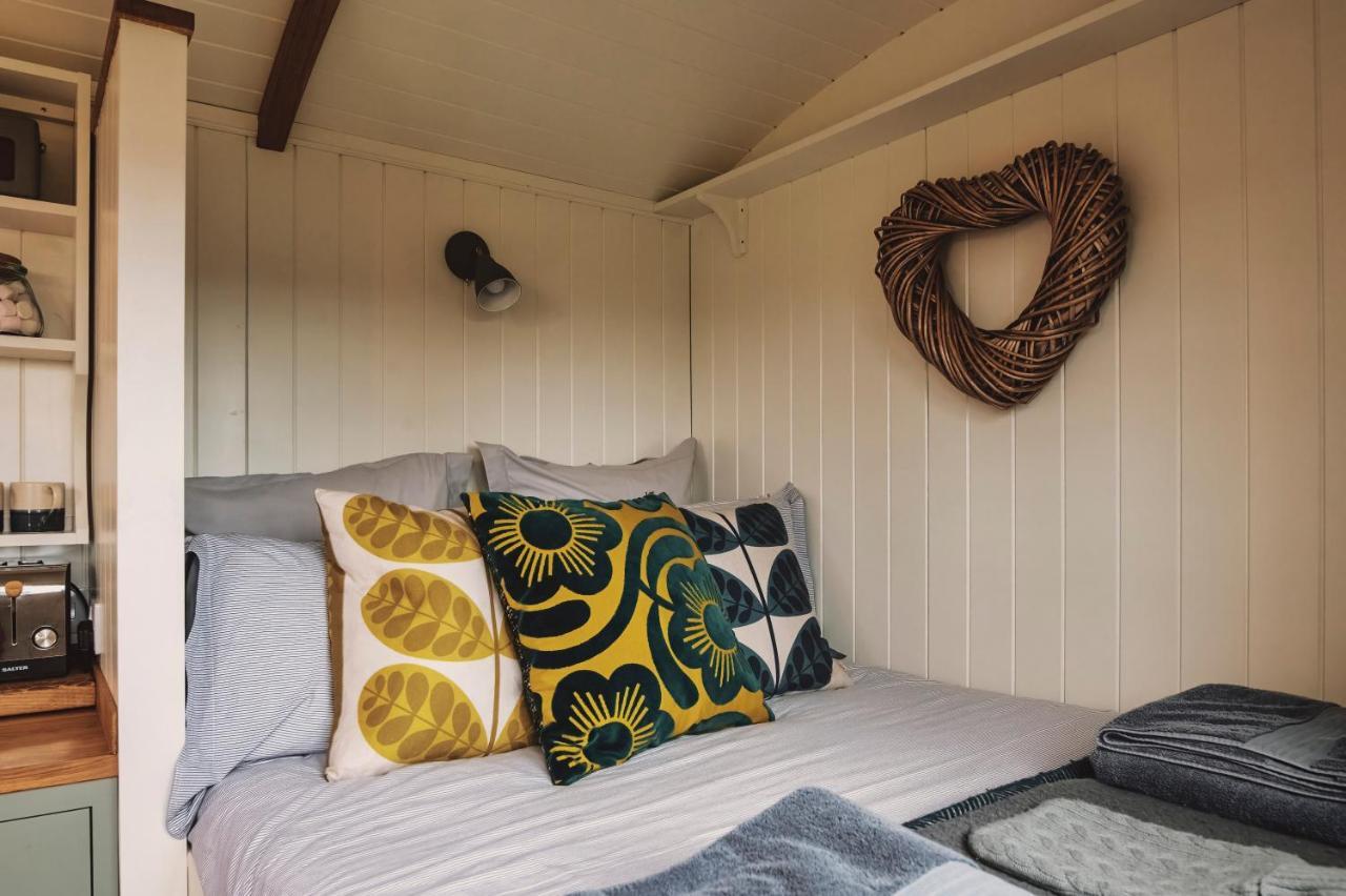Luxury Shepherd'S Hut On Flower Farm With Outdoor Bath In Mid Cornwall Truro Eksteriør bilde