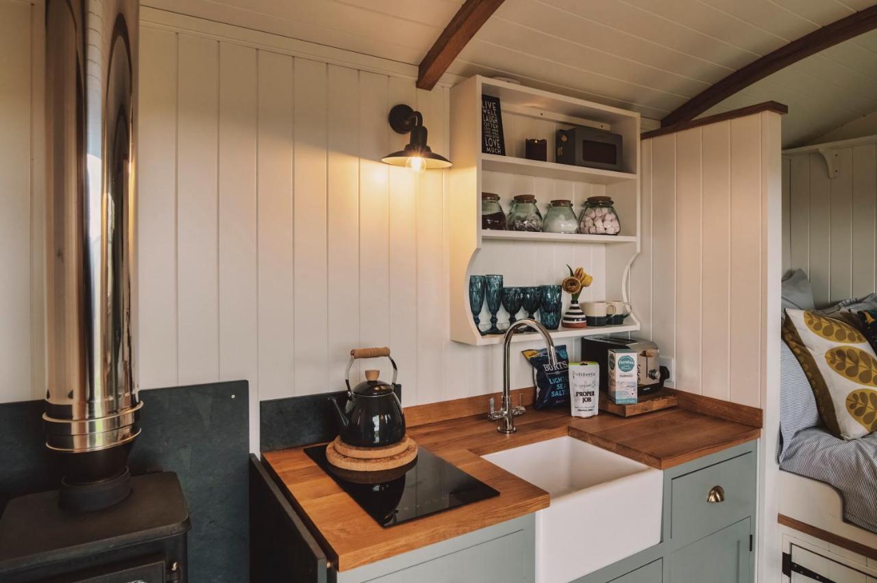 Luxury Shepherd'S Hut On Flower Farm With Outdoor Bath In Mid Cornwall Truro Eksteriør bilde
