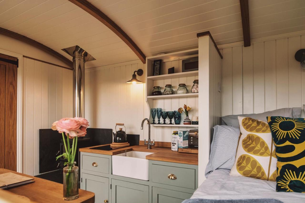 Luxury Shepherd'S Hut On Flower Farm With Outdoor Bath In Mid Cornwall Truro Eksteriør bilde