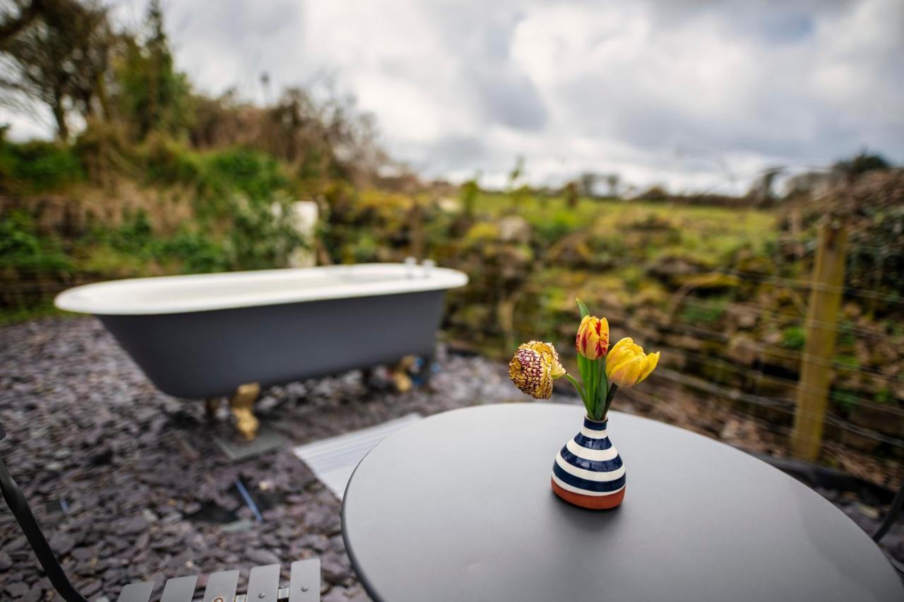 Luxury Shepherd'S Hut On Flower Farm With Outdoor Bath In Mid Cornwall Truro Eksteriør bilde