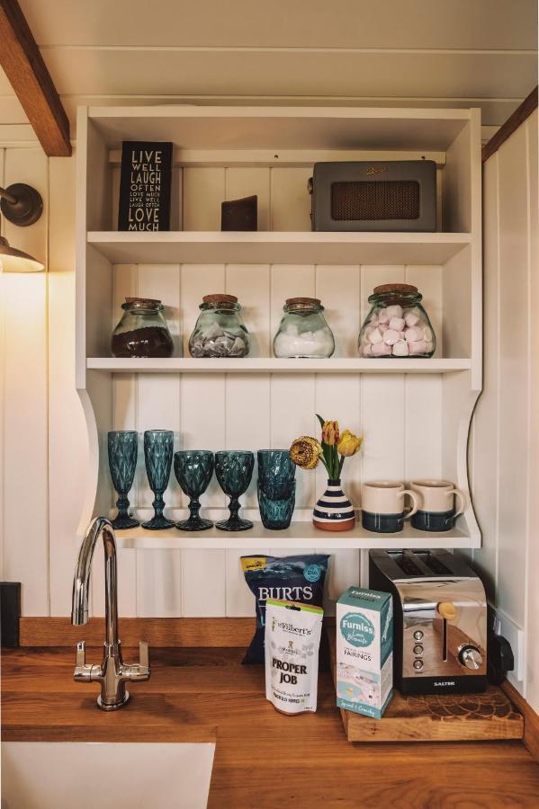Luxury Shepherd'S Hut On Flower Farm With Outdoor Bath In Mid Cornwall Truro Eksteriør bilde