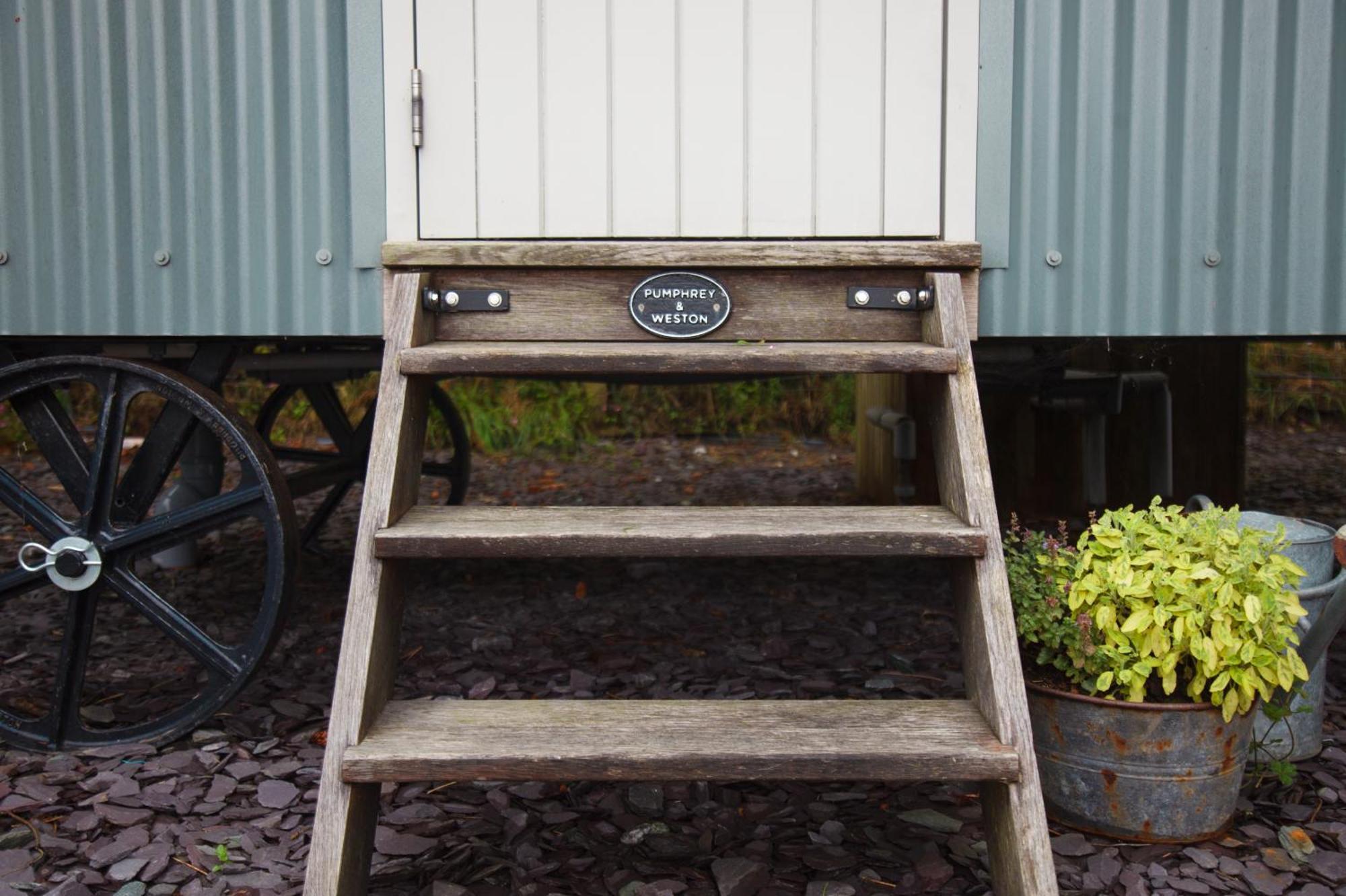Luxury Shepherd'S Hut On Flower Farm With Outdoor Bath In Mid Cornwall Truro Eksteriør bilde